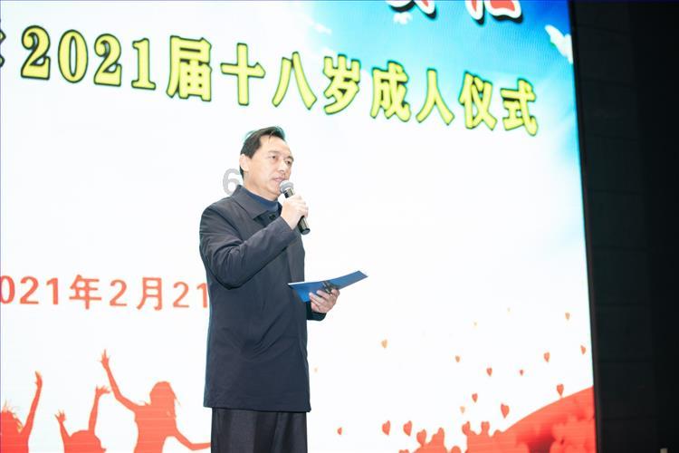外卖员与保安发生口角，倒地后被拖拽并拍打面部